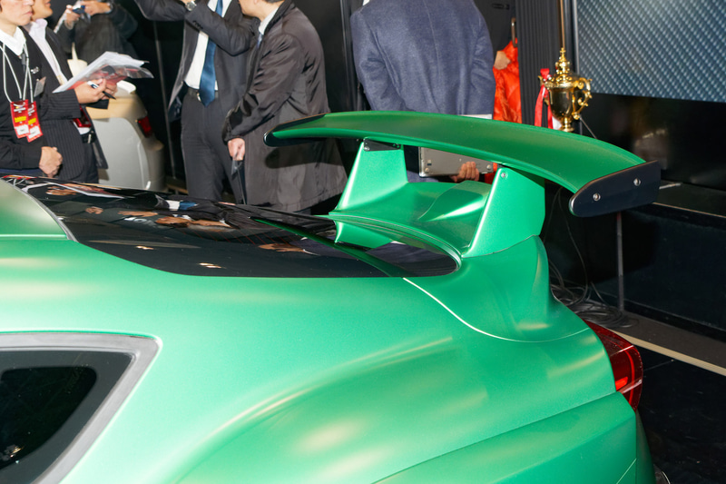 リアの「GTウイング」