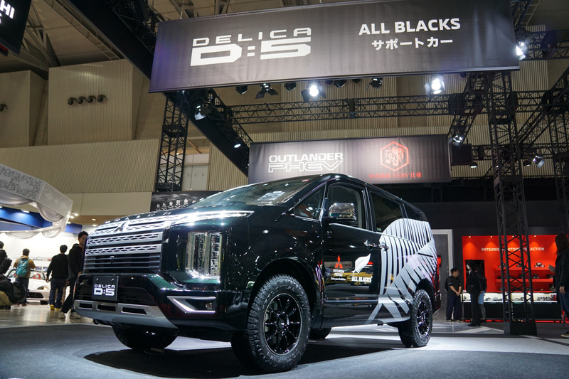 デリカD：5 ALL BLACKSサポートカー