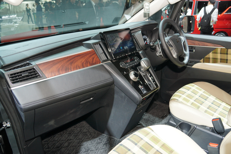 デリカD：5 eye・キュート produced by テリー伊藤