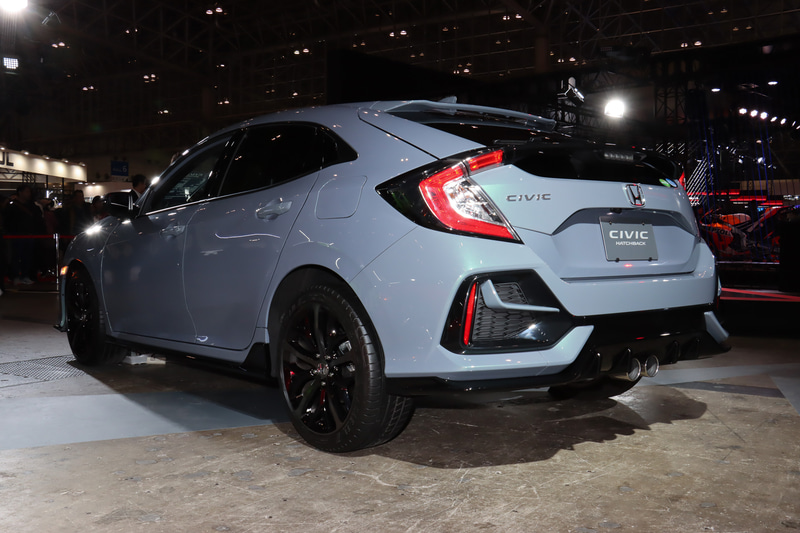 ボディカラーは新色の「ソニックグレー・パール」。車内の静粛性が高められ、スポーティさに加えて上質感を持つモデルとなっている