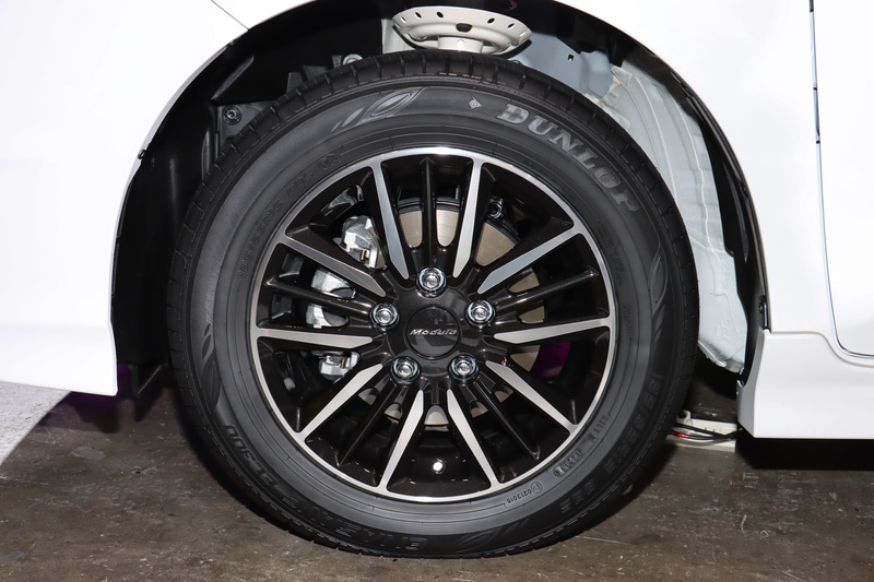 ベースモデルとなるフリードから足まわりを変更しているが、基本的なセッティングは従来のフリード Modulo Xから踏襲。空力特性のさらなる向上により、試乗したModulo 開発アドバイザーの土屋圭市氏からも高評価を得ているという