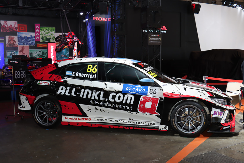 2019年のWTCR（FIAワールド・ツーリングカー・カップ）で惜しくも2位に終わったエステバン・グエリエリ選手の86号車「CIVIC TCR」
