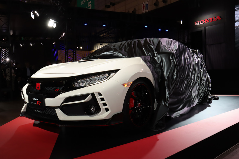 新しいシビック TYPE Rをアンベール