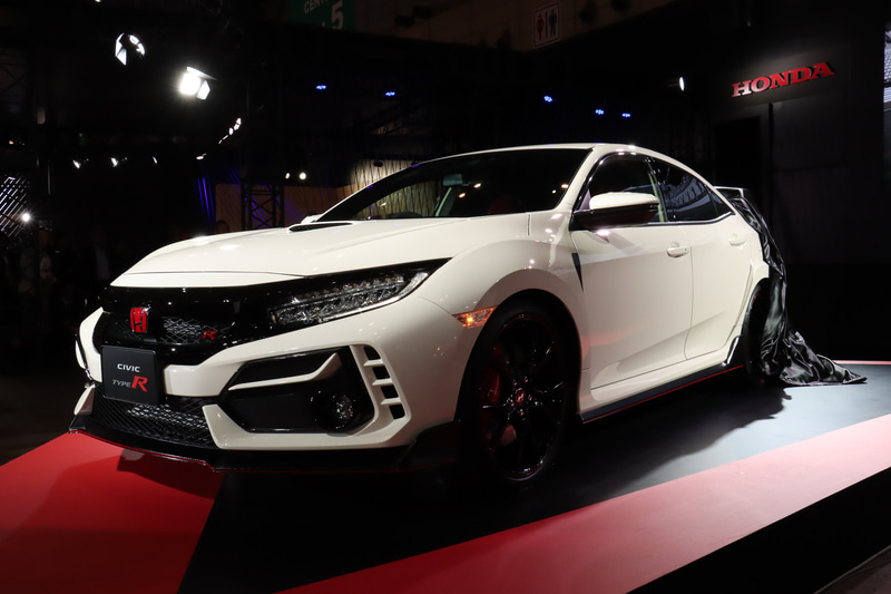 新しいシビック TYPE Rをアンベール