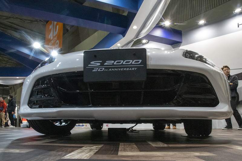 フロントバンパー下面には通称「トビバコ」と呼ぶ整流用キーが付く。これは最新のModulo Xシリーズにも採用されるノウハウ