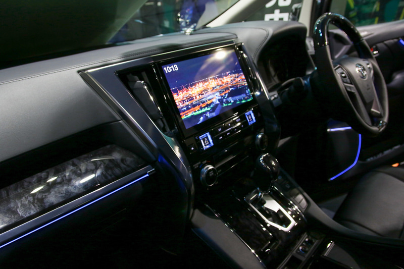 最新のビッグXには、限定車専用のオープニング画面が採用されている