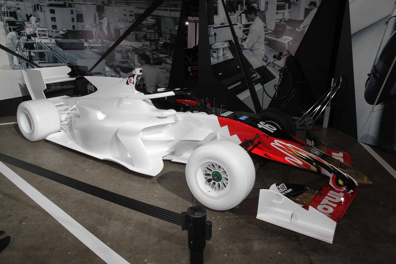 「SF19 TEAM MUGEN タイヤ交換チャレンジ！」は、小学生以上が参加できるサーキットのピット作業タイヤ交換を体験できる参加型のコーナー