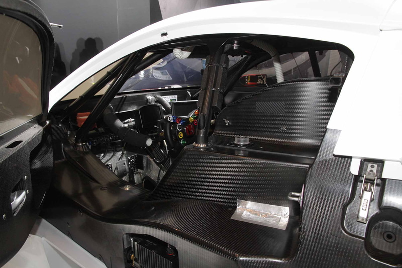 「MOTUL MUGEN NSX-GT キッズコクピット体験！」は、シートに座ることのできる中学生以下の子供であれば、SUPER GT GT500クラスに参戦していた「MOTUL MUGEN NSX-GT」のコクピットに座れる体験コーナー