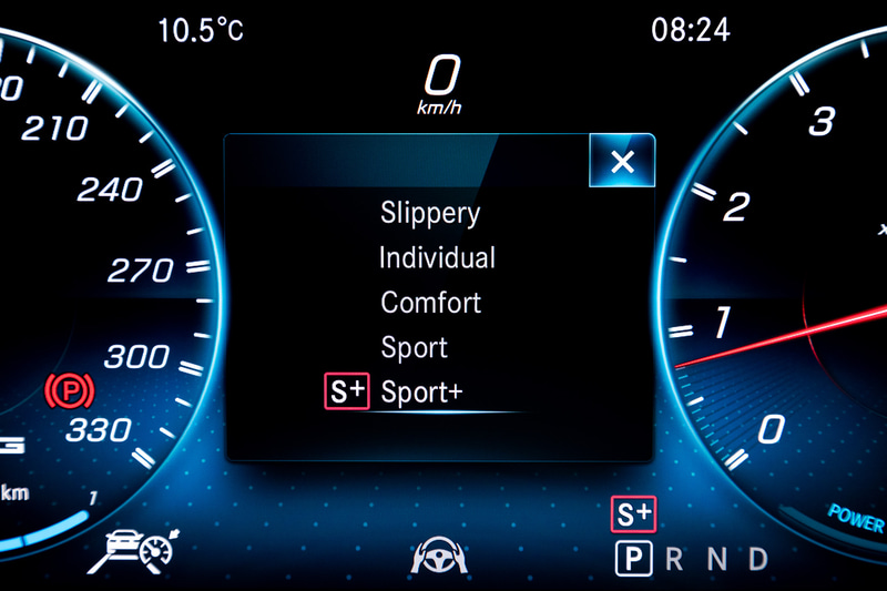 走行モードは「Slippery」「Individual」「Comfort」「Sport」「Sport＋」を用意。モードはステアリングのロータリースイッチで切り替えることも可能