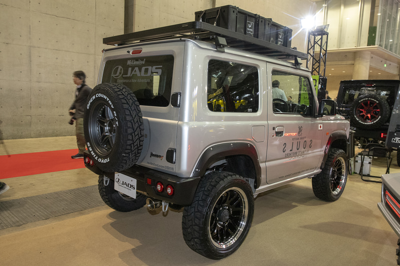 N'sSTAGEではジムニーを始めとしたスズキ車のカスタムコンプリートカー販売に力を入れている。こちらのジムニーはフィッシングツールブランドとコラボレーションした市販コンプリートカー