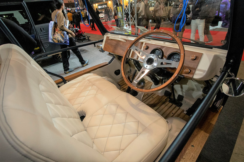 同じくフォレスト・オート・ファクトリーが出展するホンダ バモス。ビーチクルーザーとネーミングされていて、その名のとおり、インテリアやリア部分は昔のレジャーボートをイメージした作りになっている