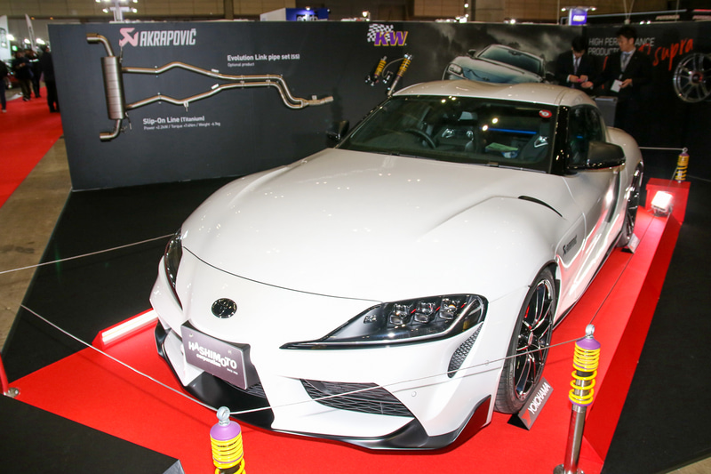 橋本コーポレーションのスープラ。アクラポヴィッチ製マフラーやKW製車高調なども展示