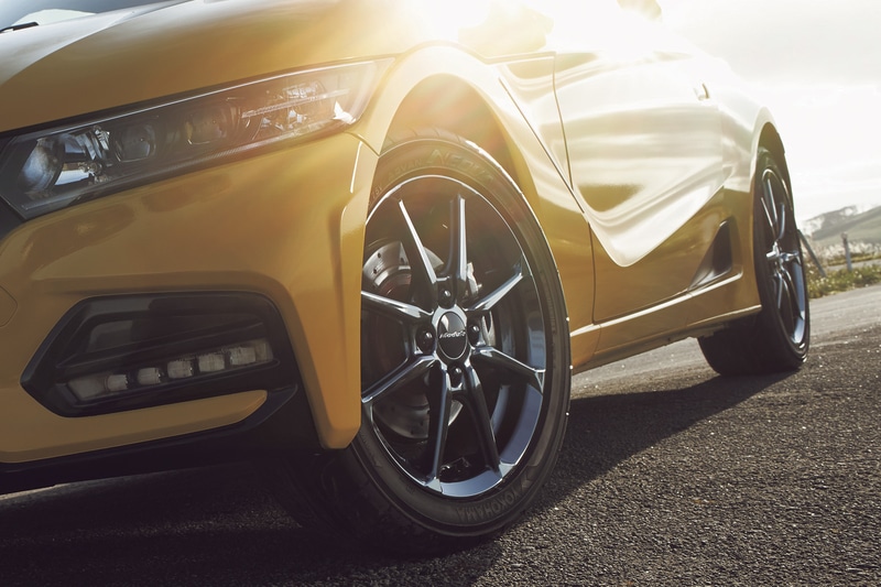 ベースのS660同様の変更に加え、インテリアでアルカンターラの適用部位を拡大した