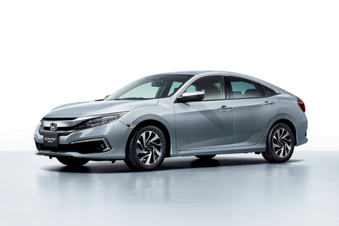 ホンダ、「シビック セダン」「シビック ハッチバック」を一部改良。6