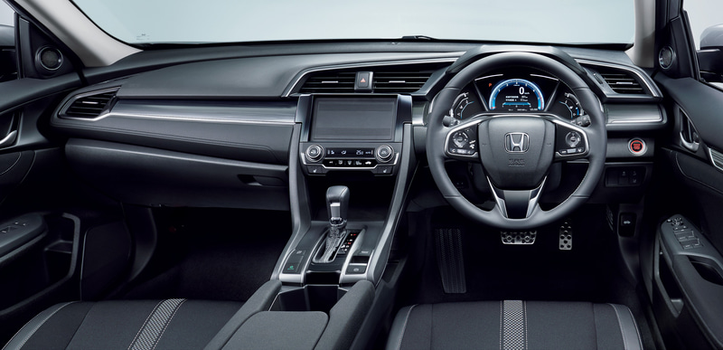 コンビシートを標準装備するなど、上質感を追求