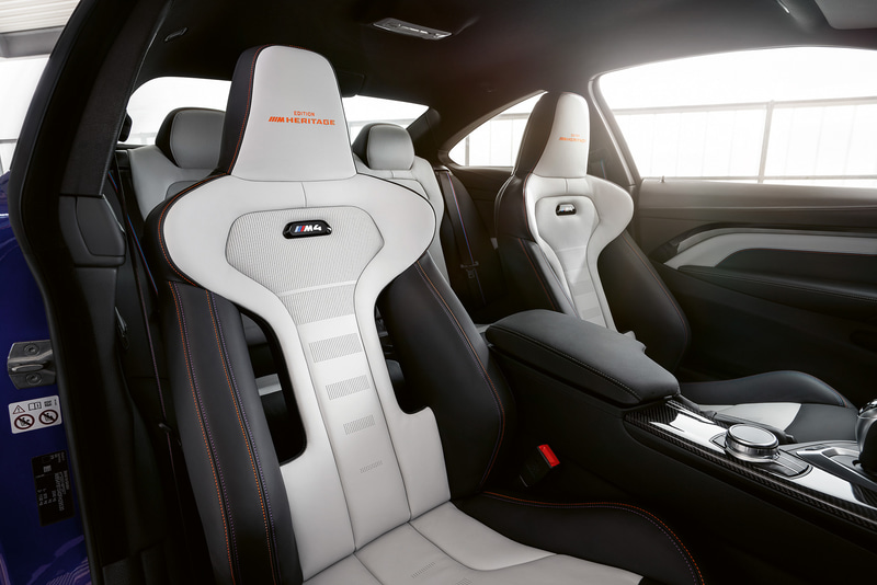 日本導入10台のベルベット・ブルー