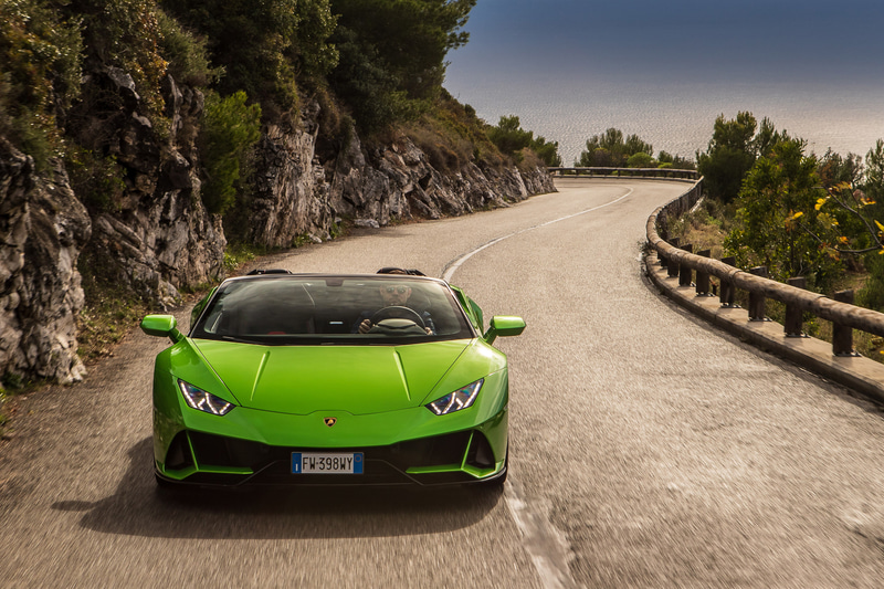 生産開始から5年で1万4022台がデリバリーされ、“史上最も成功したランボルギーニ”になったという「ウラカン」