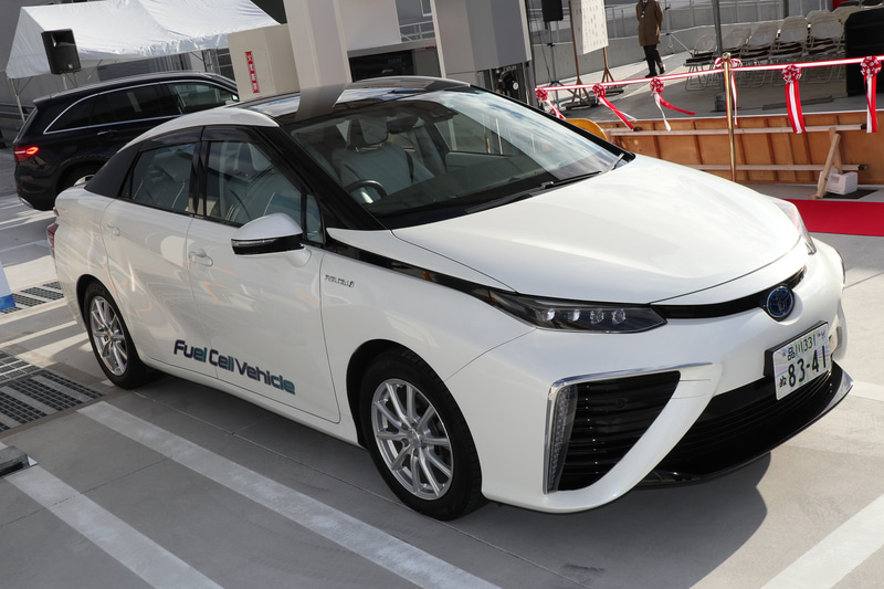 トヨタ「ミライ」