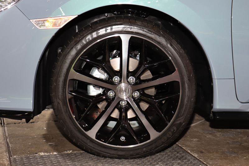 ハッチバックのアルミホイールはデザインを刷新