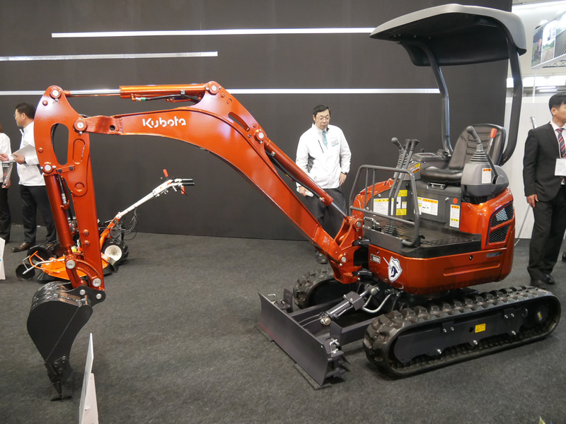 130周年記念モデルの9機種を用意。専用のオレンジメタリック塗装としているのが特徴だ。2020年は通常機と限定機を併売することになる