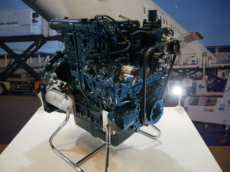 同じ形状でディーゼル、ガソリン、プロパンガスといった仕様を用意。用途に合わせてエンジンを選択できる点も特徴であり、2000種類のエンジンを提供する