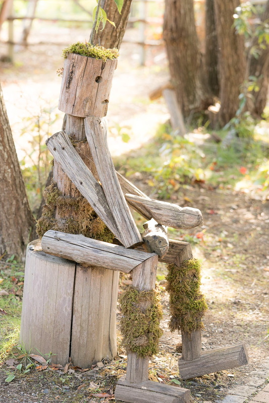 ハローウッズの森の木々から生み出された「木人（こびと）」がナビゲーター