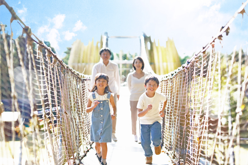 森の中に用意された15個のコンテンツで「遊ぶ」「寛ぐ」「撮る」「学ぶ」が体験できる