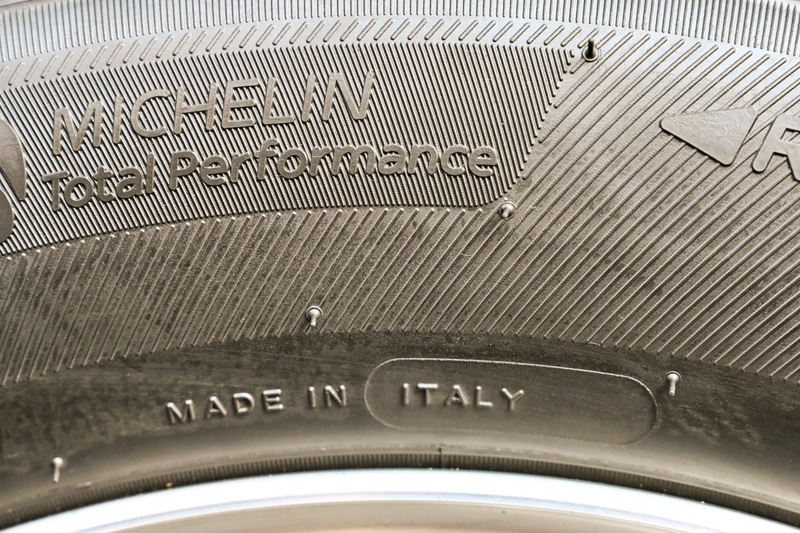 イタリアで製造されたことを示す刻印