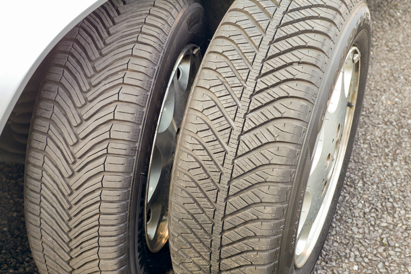 クロスクライメート（左側）とベクター4シーズンズ ハイブリッド（右側）