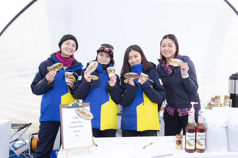 ドリンクのほかステッカーも貰えます