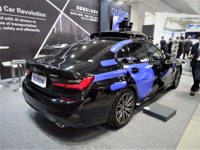 頭上には60cmほどの突起物としてカメラセンサーが装着される。検出性能は非常に高いとのことだが、実用化となると突起物に何らかの軽い接触があっただけでも機能がシャットダウンしてしまうため、バックアップセンサーの装着も考慮しなければならないだろう