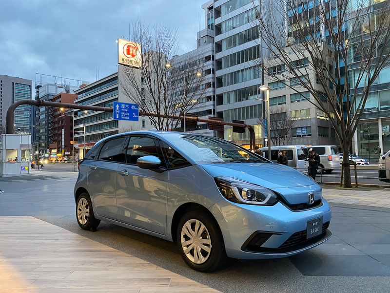 新型フィットの「ベーシック」