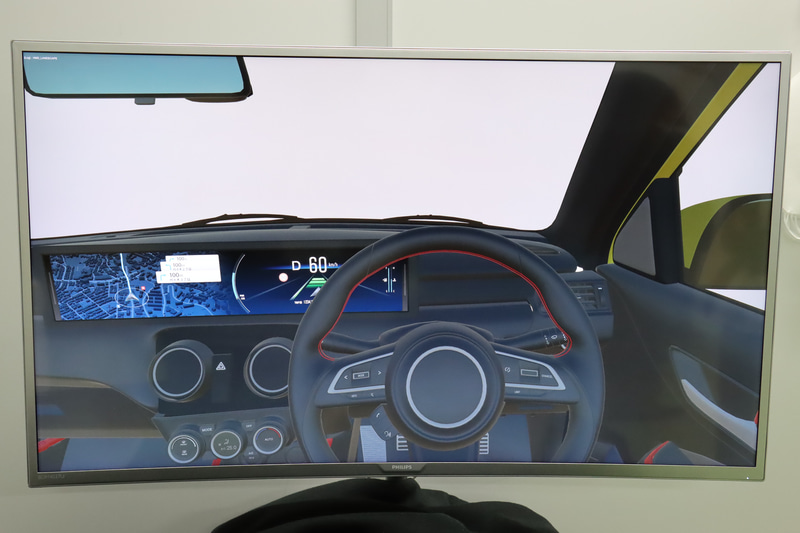 多彩なインパネデザインを切り替え、ステアリングによる死角などを確認できる