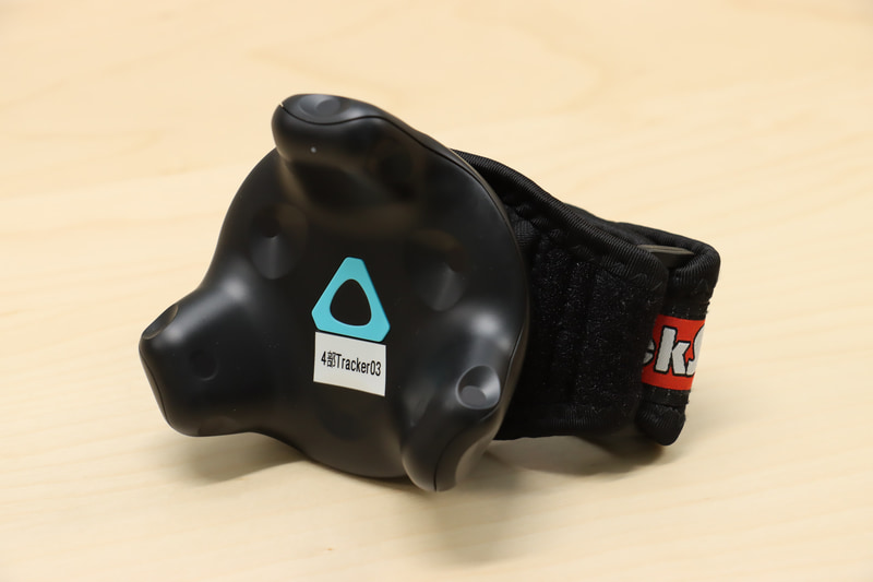 処理負荷の軽いマーカーを利用するデモ。マーカーから30cm上を「乗員の首の高さ」として処理する