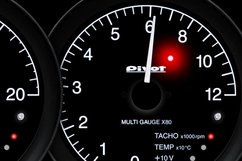 最大値を記憶するピークホールド機能。あらかじめ設定しておいた数値に達するとLEDが点滅して警告してくれるワーニング機能