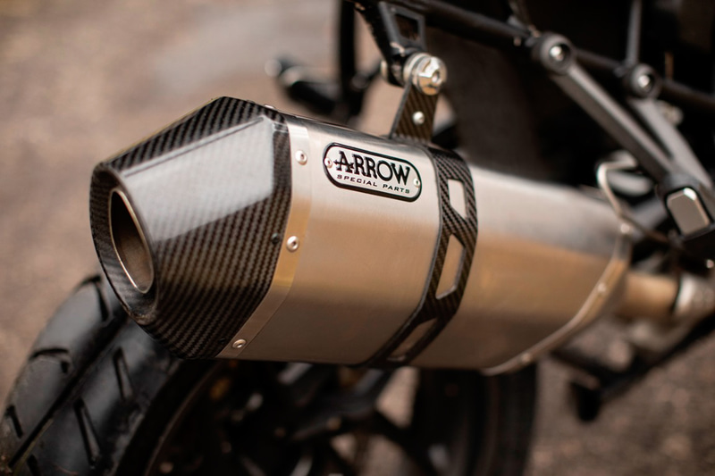 Arrow製チタンサイレンサー