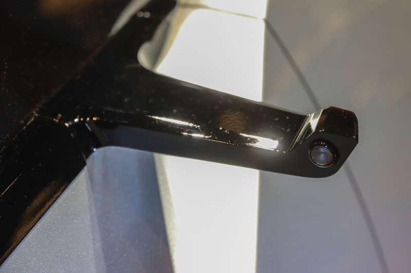 ドアミラーはカメラ式。ただしデザインスケッチでは一般的なドアミラーになっていた