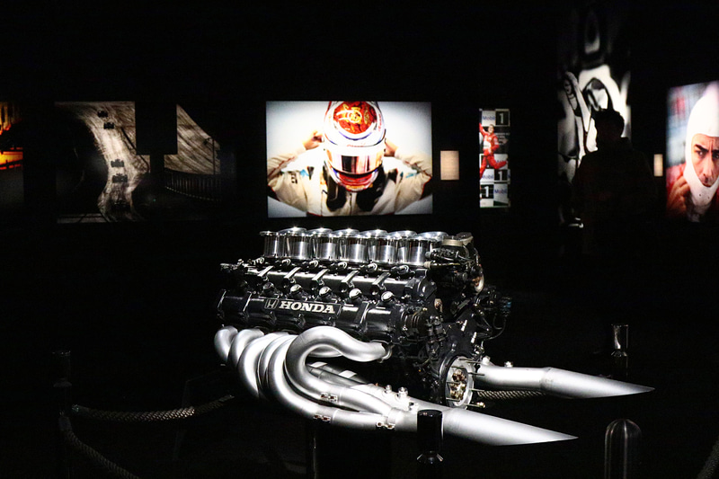 1992年にマクラーレンMP4/7に搭載されたV12エンジン「RA122E/B」に変更された