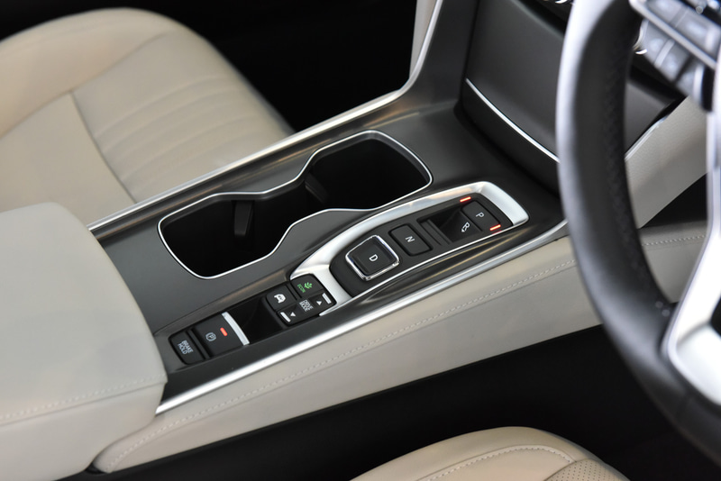 ドライブモードの選択スイッチ