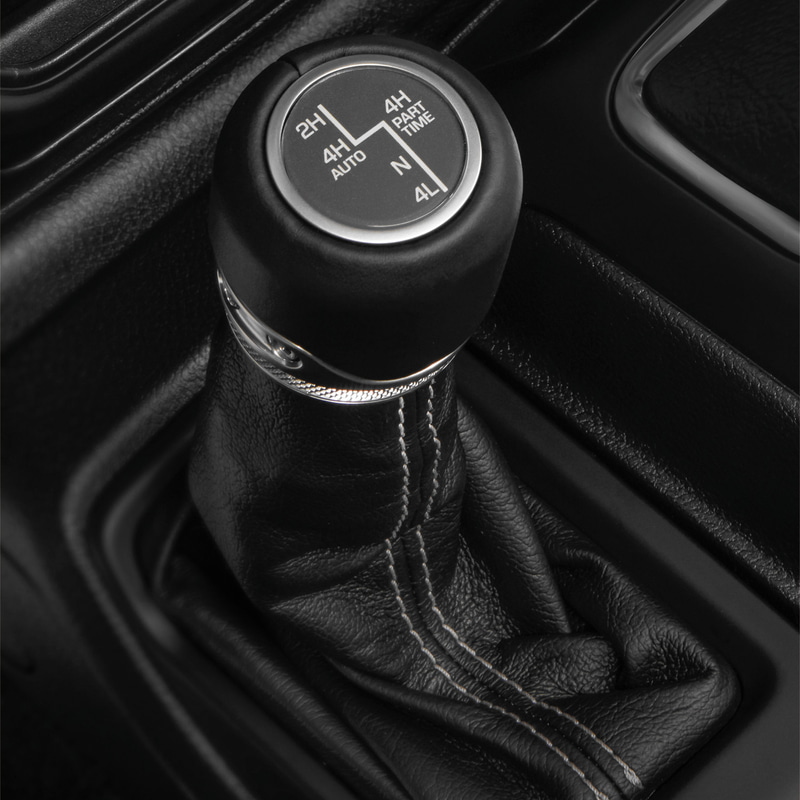 セレクトラックフルタイム 4×4システム