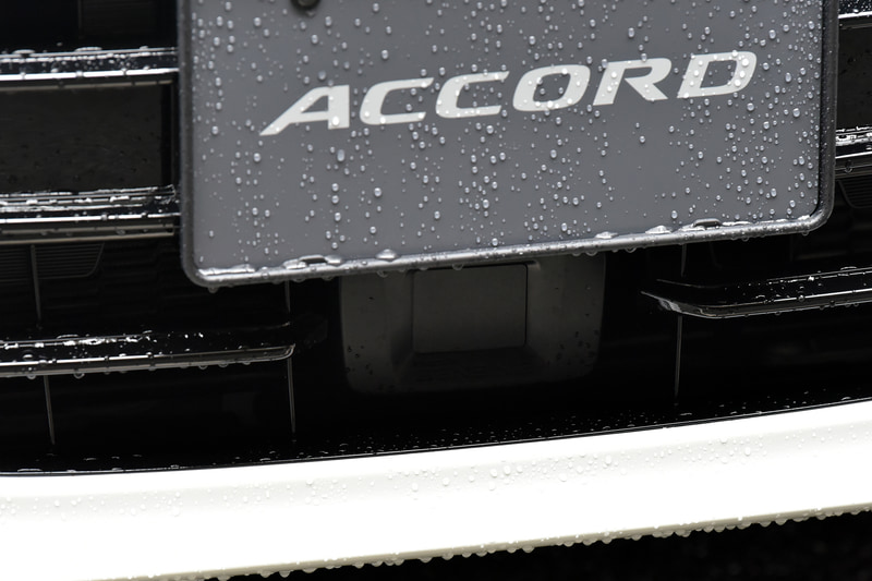 ナンバーの下にはレーダーが付く