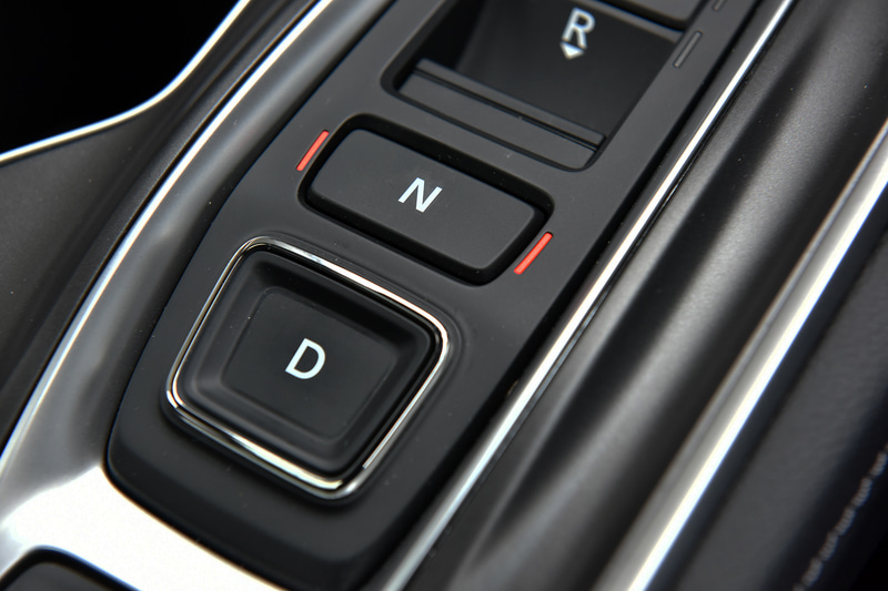 ニュートラル位置でレッド