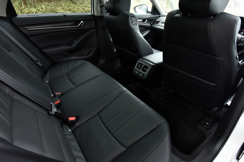 足下が広くなっている