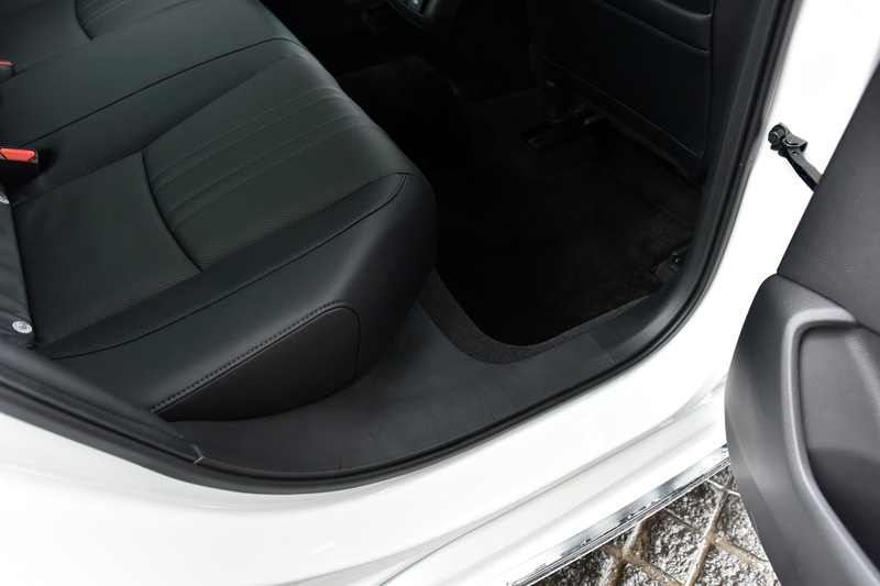 シートのコーナーがカットされている