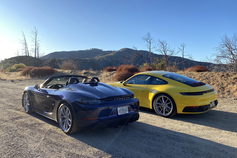 日本では2019年7月に発売された「718 スパイダー」（1237万5000円。左）。新開発の水平対向6気筒 4.0リッター自然吸気エンジンを搭載し、最高出力309kW（420PS）/7600rpm、最大トルク420Nm/5000-6800rpmを発生。ボディサイズは4430×1801×1258mm（全長×全幅×全高）、ホイールベースは2484mm