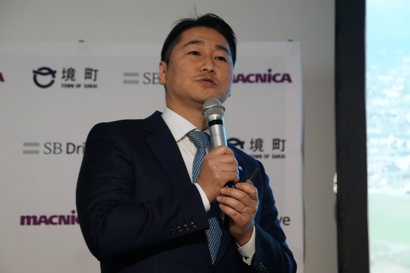 境町の紹介や、地域公共交通の維持確保の難しさを紹介するスライド