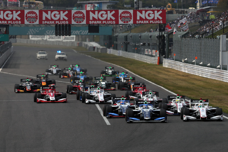 シーズン開幕を控えたスーパーフォーミュラのデモレースを実施