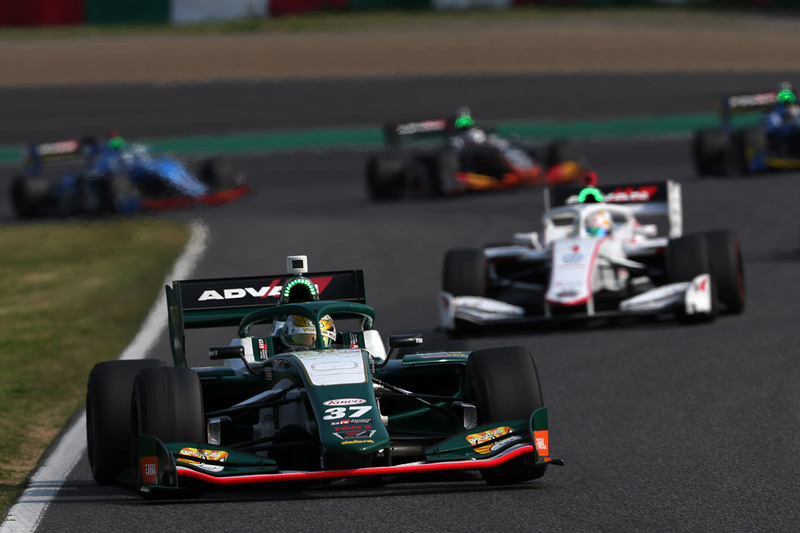 シーズン開幕を控えたスーパーフォーミュラのデモレースを実施