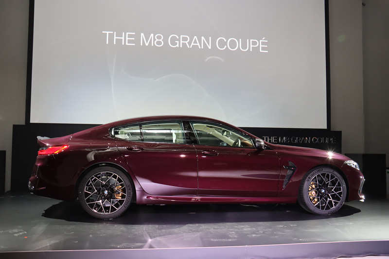 ボディサイズは5105×1945×1420mm（全長×全幅×全高）、ホイールベースは3025mm。車両重量は2000kg