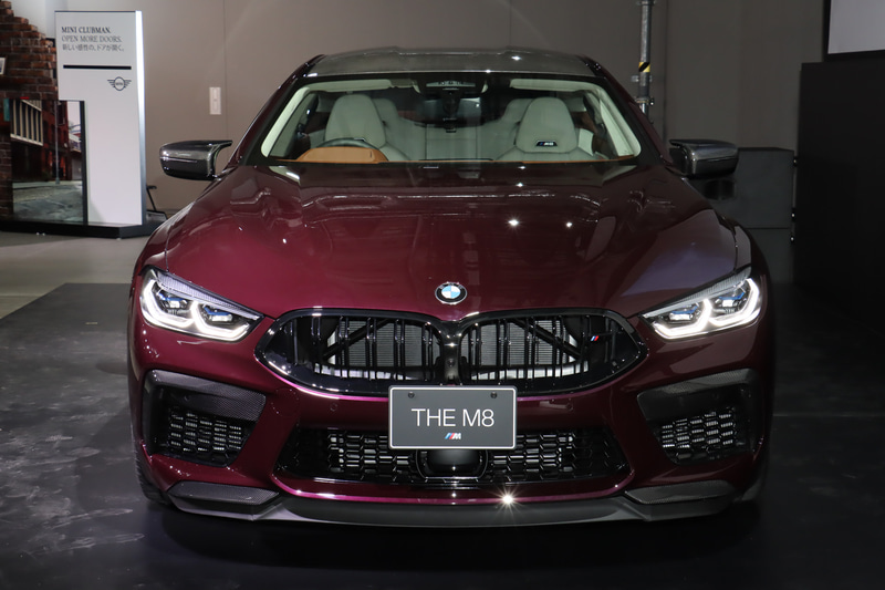 ボディサイズは5105×1945×1420mm（全長×全幅×全高）、ホイールベースは3025mm。車両重量は2000kg